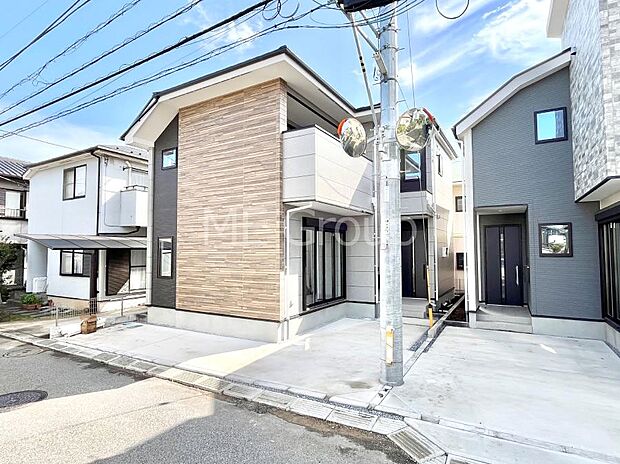 【前面道路含む現地写真】前面道路はきちんと整備されています