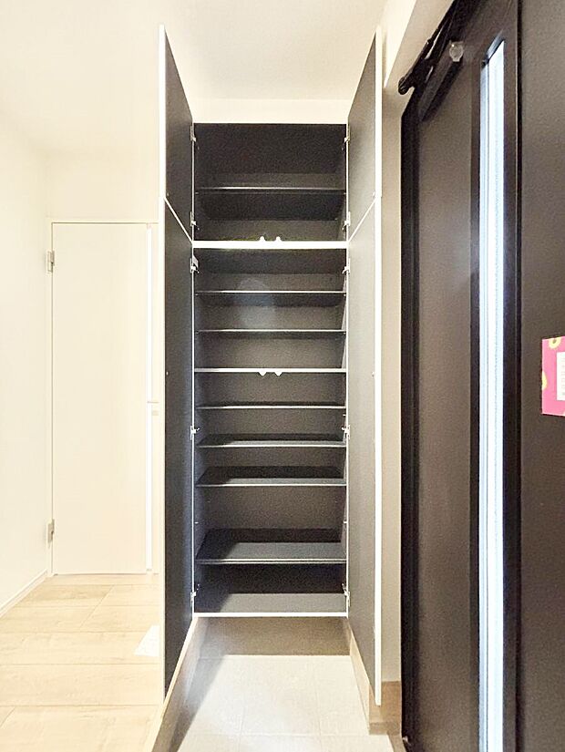 【収納】収納力ある下駄箱の活用で玄関廻りはいつでもスッキリ