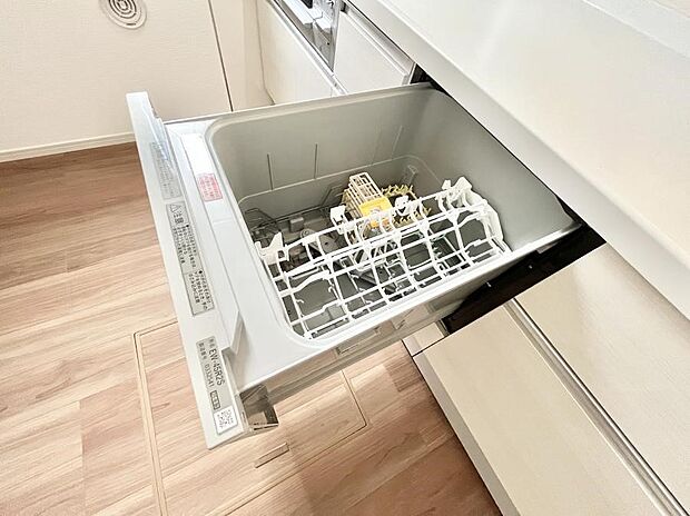 【食洗機】面倒なお片づけは食洗機にお任せ！家事の負担が減って、時間にも気持ちにもゆとりができます。