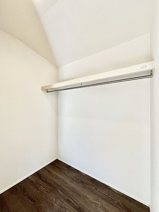 【ウォークインクローゼット】毎日の服選びが楽しくなるウォークインクローゼット