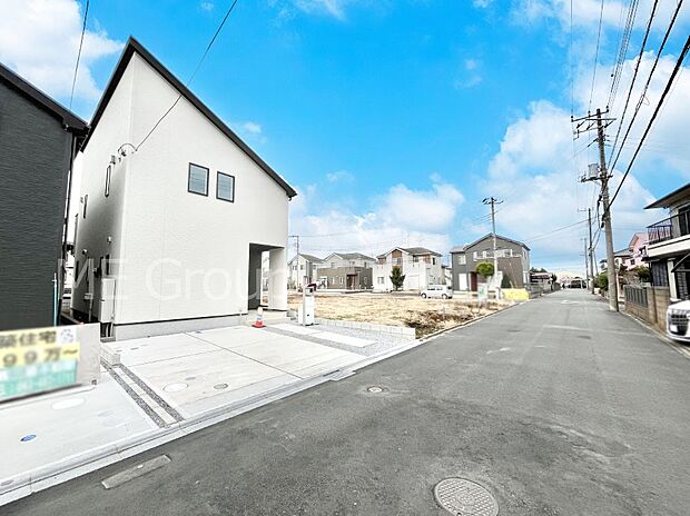 【前面道路含む現地写真】前面道路はきちんと整備されています