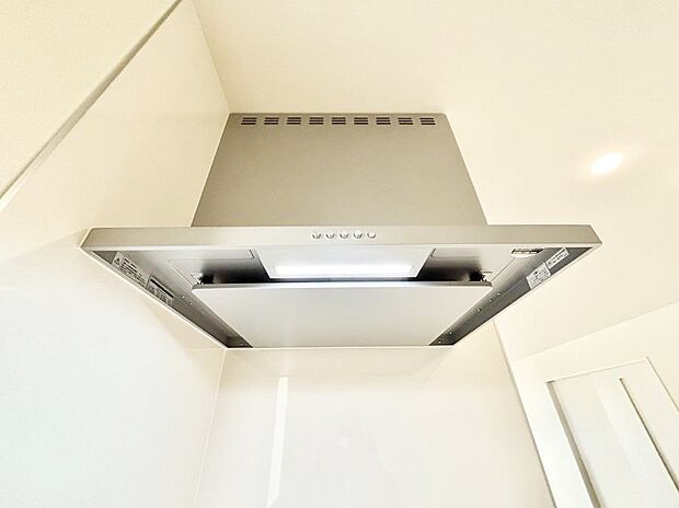 【レンジフード】基本的なお手入れはフィルターのみ!お手入れのしやすさも魅力です。