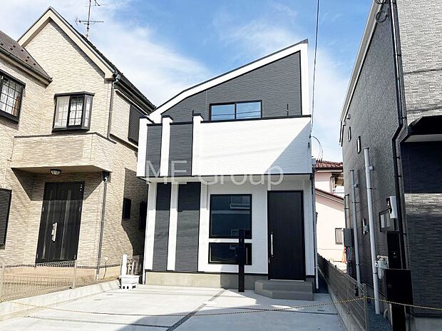 【現地外観写真】たっぷりの陽光と心地よい風が舞い込む住まい