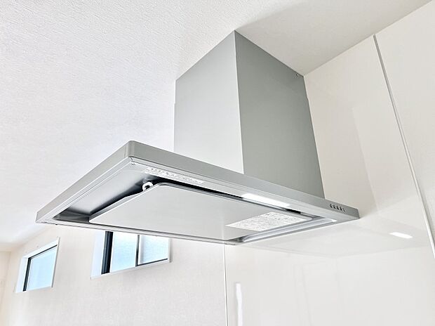 【レンジフード】基本的なお手入れはフィルターのみ!お手入れのしやすさも魅力です。