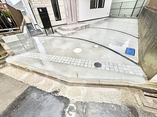 【駐車場】生活に欠かせない駐車スペース。