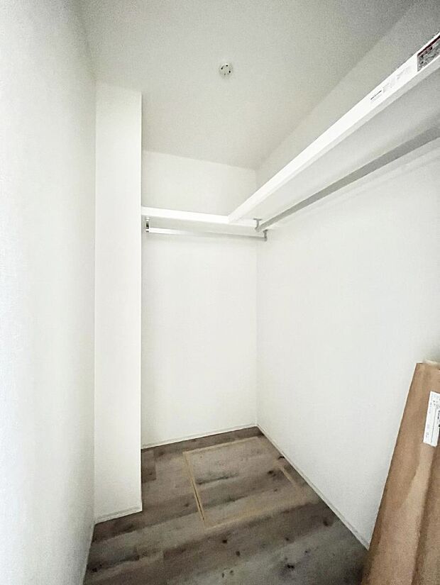 【ウォークインクローゼット】毎日の服選びが楽しくなるウォークインクローゼット