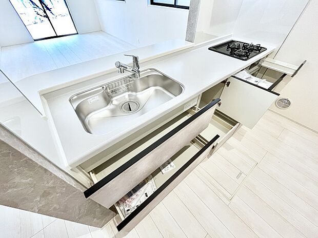 【スライド収納】使いやすさを優先したスライド式収納タイプ！