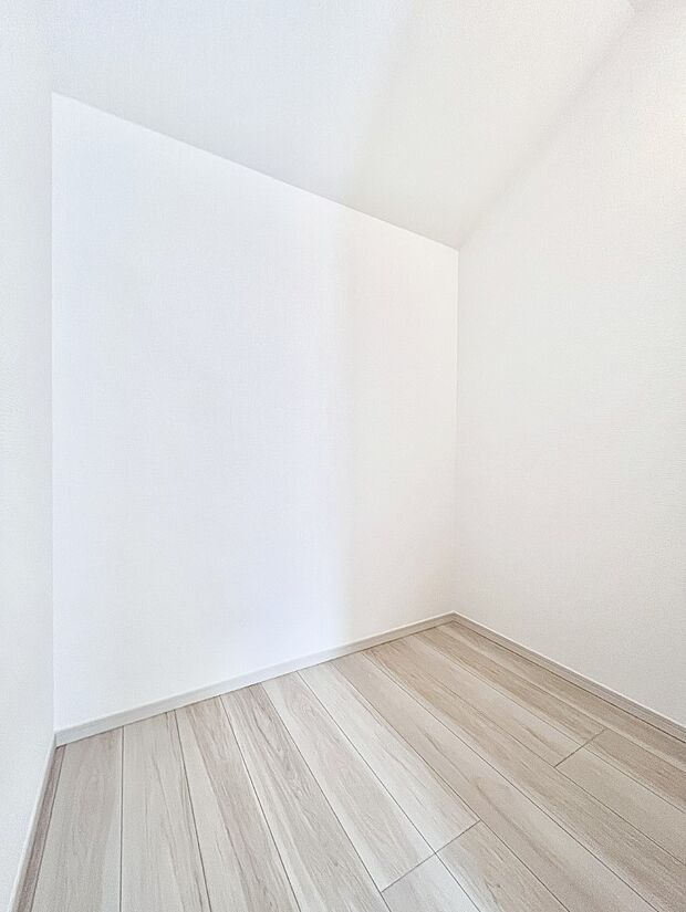 【ホールクローク】家族みんなの共有物を収納するのに便利な2階ホールクローク