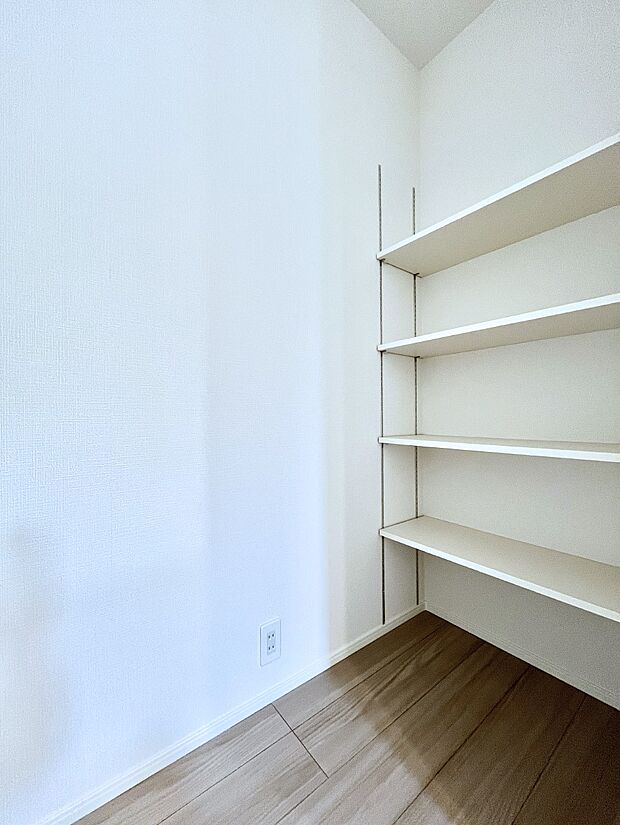 【収納】キッチンにはパントリー!食材のストックはもちろん、日用品の収納など使い方はいろいろ!