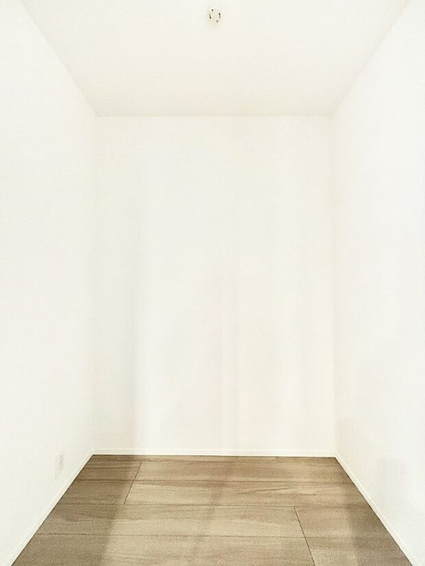 【パントリー】食材のストックはもちろん、日用品の収納など使い方はいろいろ!