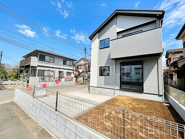 【庭】ガーデニングや家庭菜園も楽しめるお庭付き。