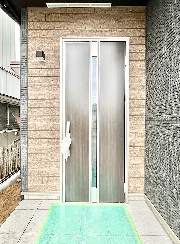 【玄関】大切な家族、来客を出迎える玄関。