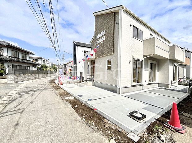 【前面道路含む現地写真】堂々完成！！ ここから始まる新生活を応援いたします！ 