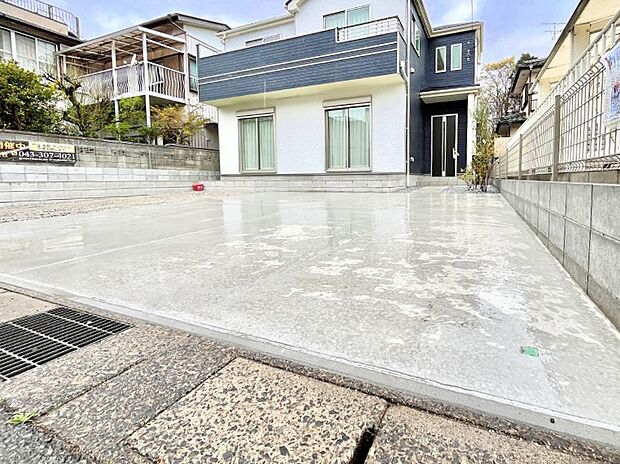 【駐車場】生活に欠かせない駐車スペース。