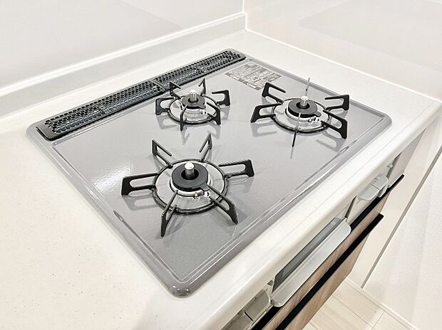 【三ツ口コンロ】三口ガスコンロでお料理が一気にはかどりそう  　