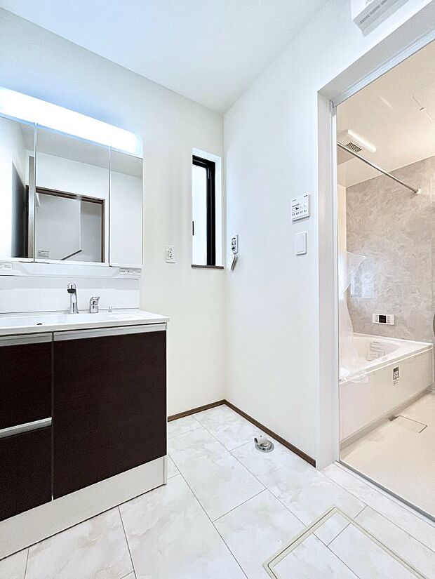 【ランドリースペース】広々とゆとりのあるランドリースペース。  