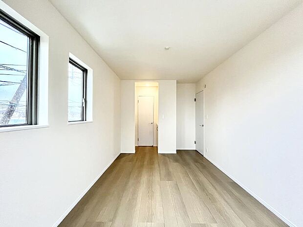 【寝室】収納が充実しているので居住スペースを広々使えます  