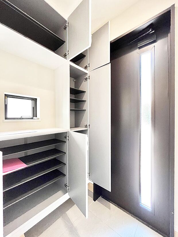 【収納】収納力ある下駄箱の活用で玄関廻りはいつでもスッキリ