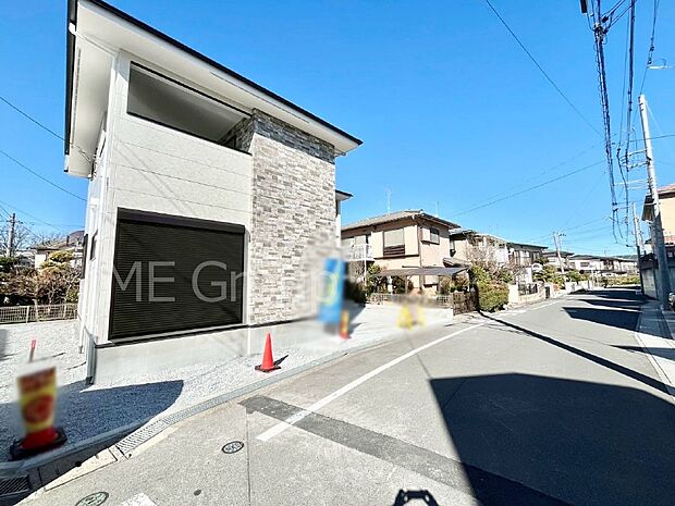 【前面道路含む現地写真】前面道路はきちんと整備されています  