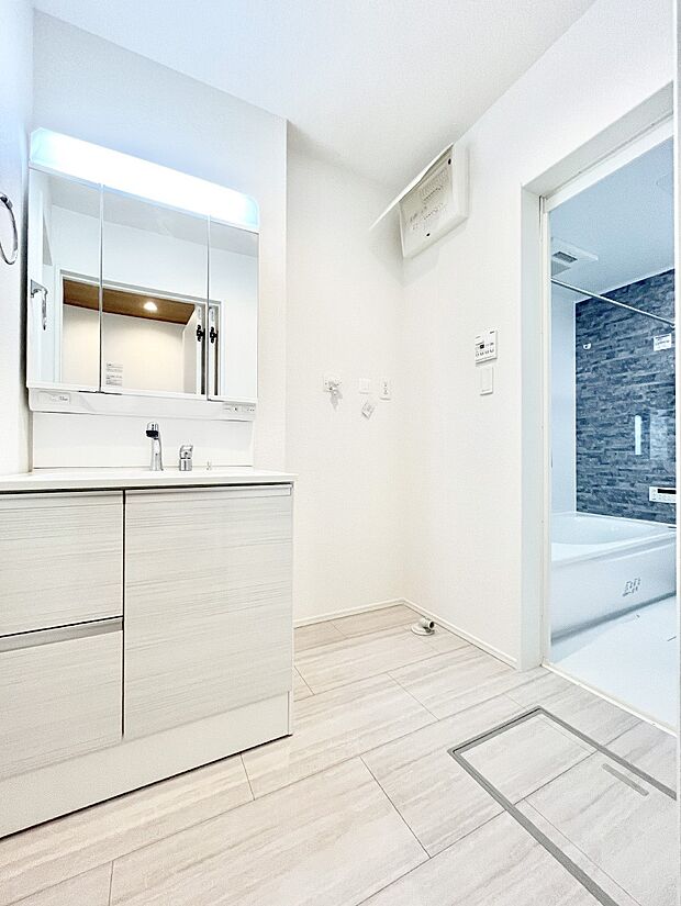 【ランドリースペース】広々とゆとりのあるランドリースペース。  