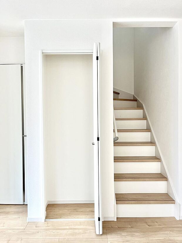 【パントリー】キッチンにはパントリー！食材のストックはもちろん、日用品の収納など使い方はいろいろ！