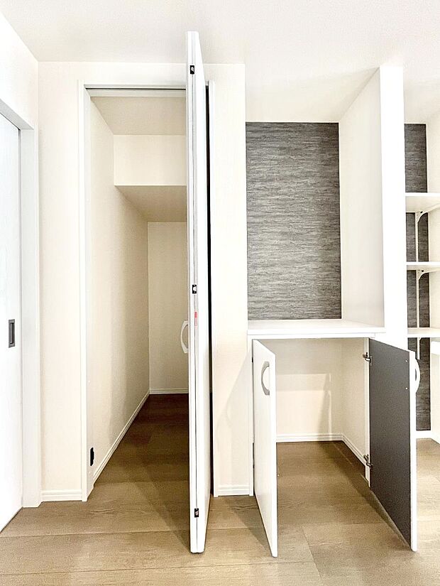 【リビング収納】リビング収納。ここに収納があると物が集まるLDKがスッキリ片付きそうですね。