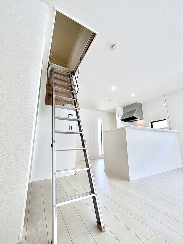 【小屋裏収納】収納ほかにもアイデア次第で快適空間に大変身！  