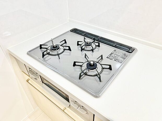 【ガスコンロ】三口ガスコンロでお料理が一気にはかどりそう  