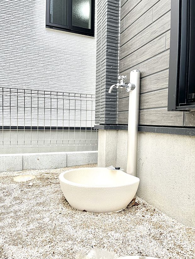 【その他現地】ガーデニングやお掃除に便利な外水栓