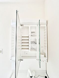 三面鏡裏収納