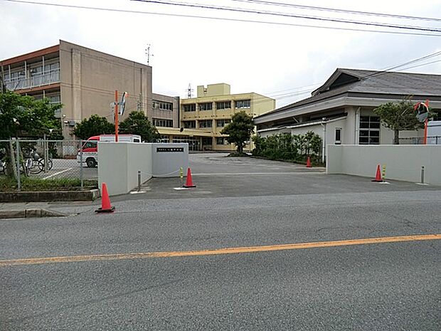 市原市立八幡中学校（約1,400m・徒歩18分）