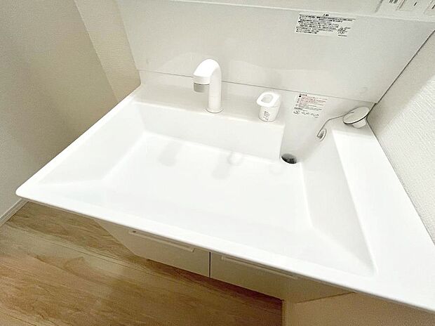 【ハンドシャワー水栓】ハンドシャワー付き！使いやすい洗面台。