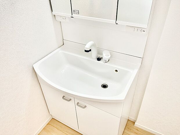 【ハンドシャワー水栓】ハンドシャワー付き！使いやすい洗面台。