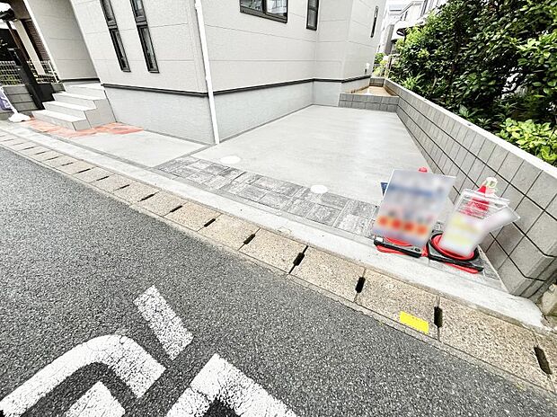 【駐車場】生活に欠かせない駐車スペース。 