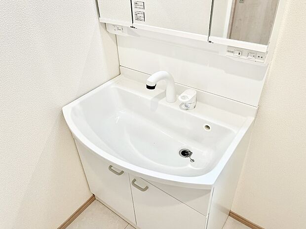 【ハンドシャワー水栓】ハンドシャワー付き!使いやすい洗面台。