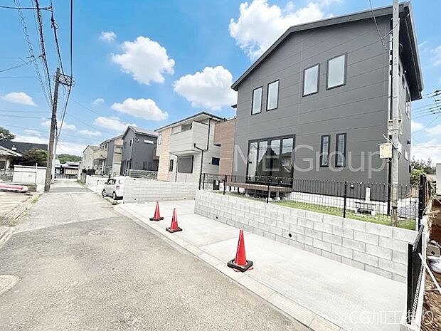 【前面道路含む現地写真】前面道路はきちんと整備されています  