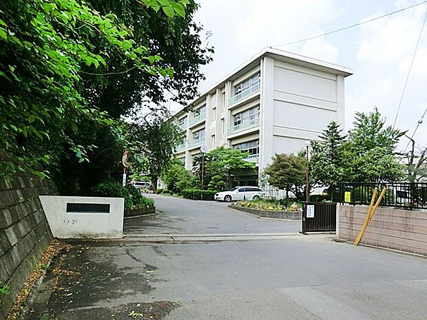 佐倉市立上志津中学校(約960m)