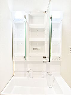 三面鏡裏収納