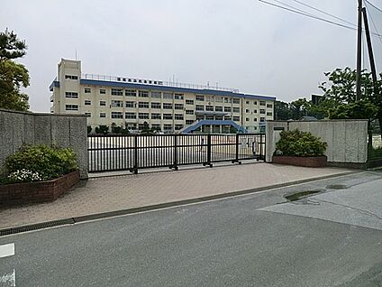 市川市立下貝塚中学校 1630m(21分)