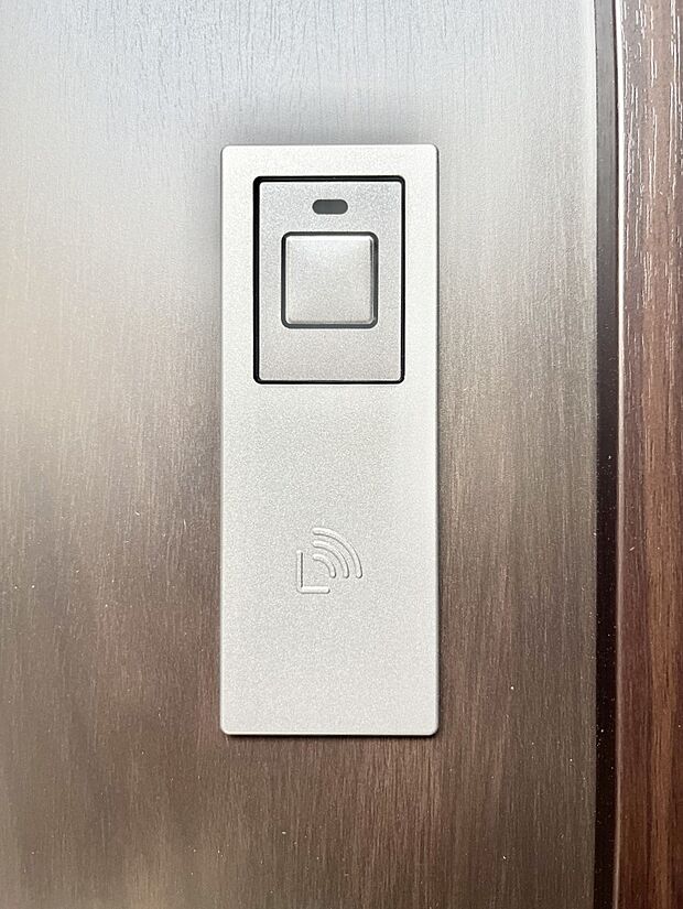 【玄関】ラクラク開錠！スマートコントロールキー。
