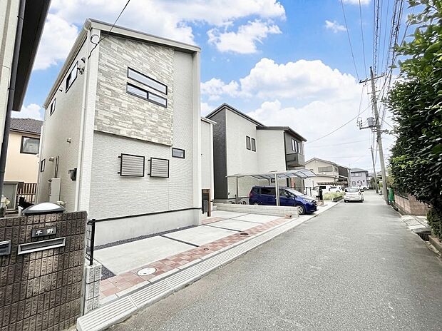 【前面道路含む現地写真】前面道路はきちんと整備されています  