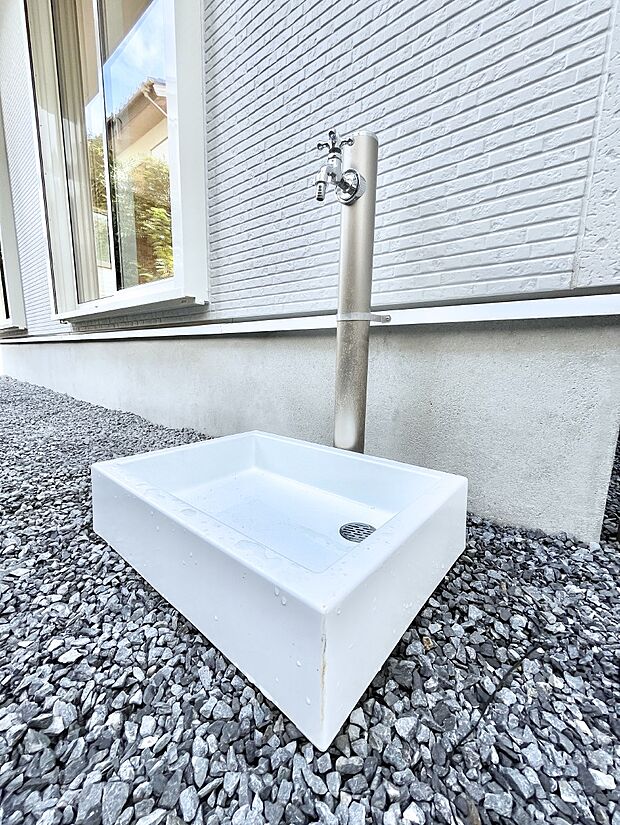 【その他現地】ガーデニングやお掃除に便利な外水栓