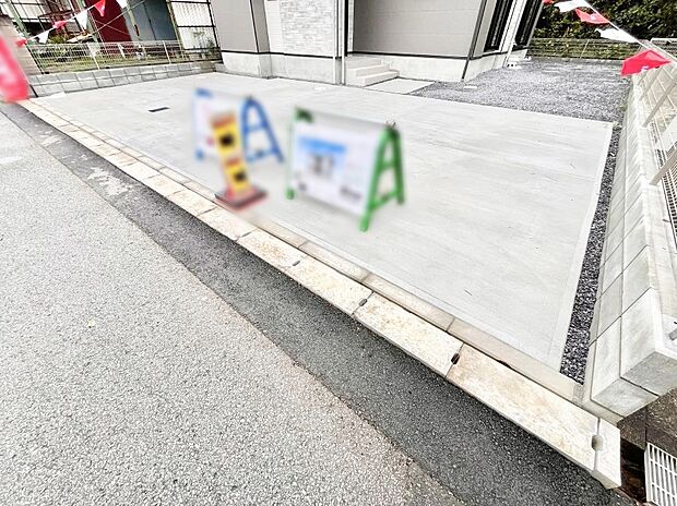 【駐車場】目の前が駐車場だと雨の日も大量にお買い物をした時も便利ですね