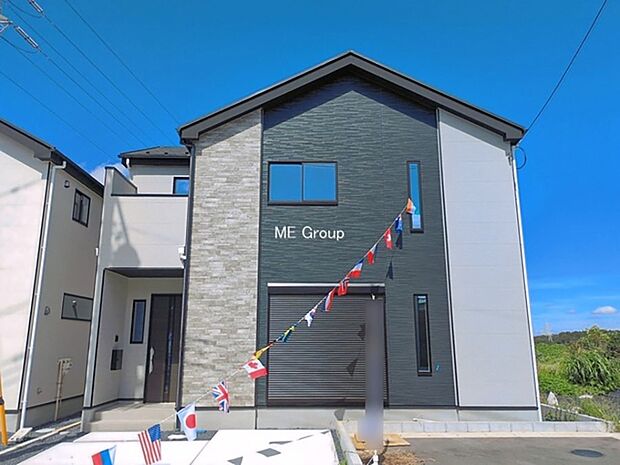 【現地外観写真】たっぷりの陽光と心地よい風が舞い込む住まい