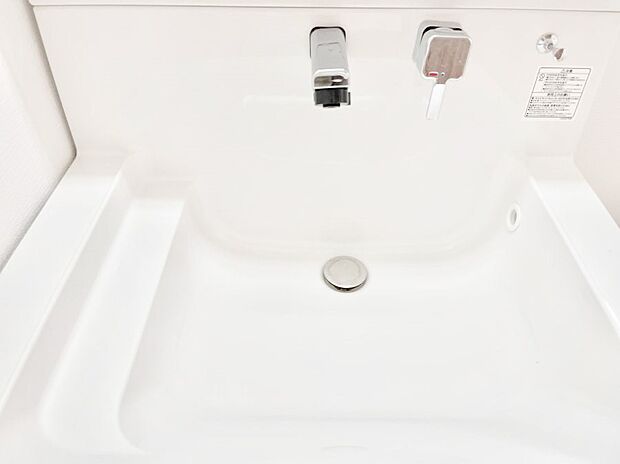 【ハンドシャワー水栓】ハンドシャワー付き！使いやすい洗面台。