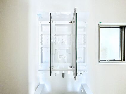 三面鏡裏収納