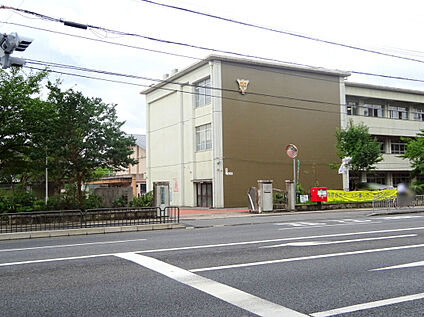京都市立四条中学校 960ｍ(徒歩12分)