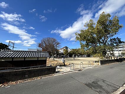 伏見公園 400ｍ(徒歩5分)