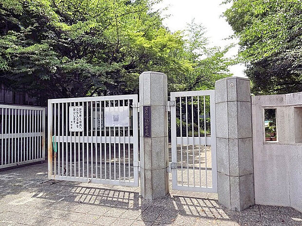 京都市立北野中学校（約560m）