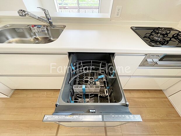 【ビルトイン食洗機】キッチン　食洗器付きで食事後の洗い物をお手伝いします。家事の時間を短縮可能。